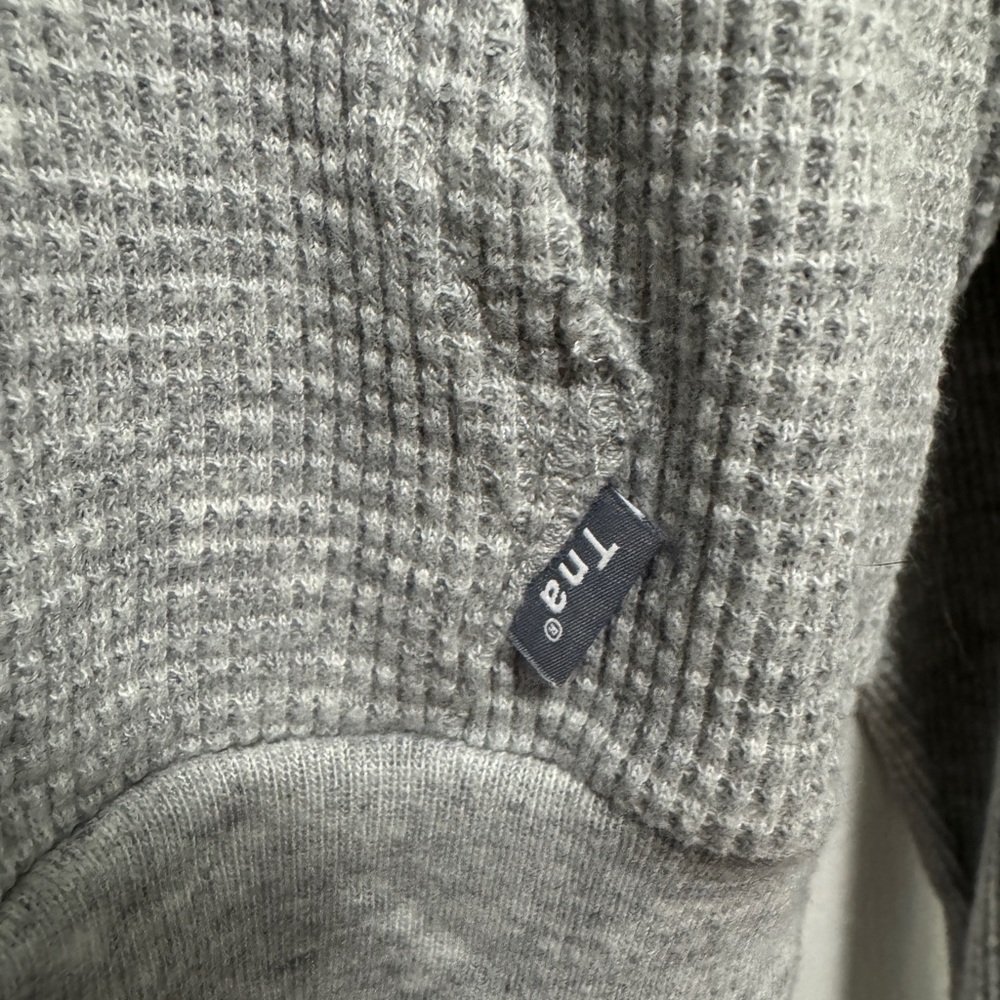 Aritzia Tna Gray Waffle Knit Hoodie Size 2XS - Picture 4 of 4